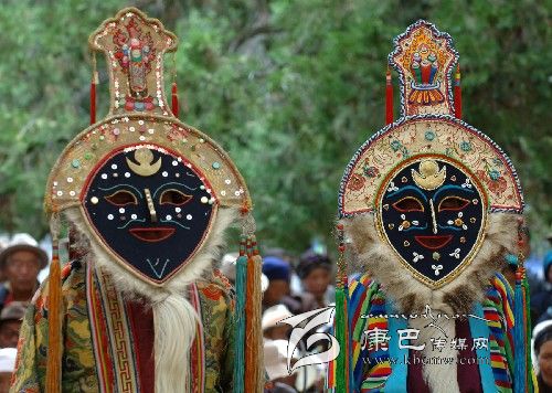 藏戲面具：多姿多彩！