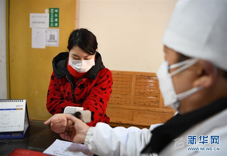 （抓好經(jīng)濟(jì)發(fā)展 應(yīng)對(duì)復(fù)雜局面·圖文互動(dòng)）（1）2500萬(wàn)農(nóng)民工如何安全返崗？——農(nóng)民工大省四川復(fù)工觀察